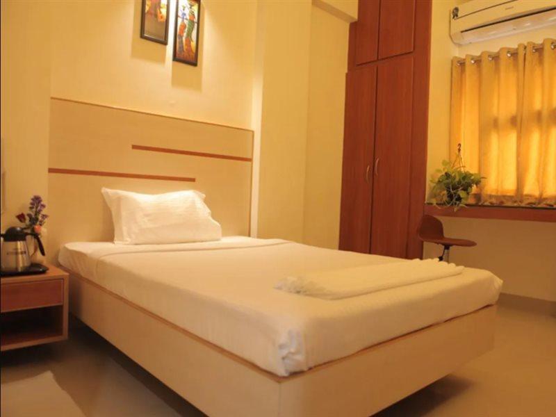 Our Nest Hotel Hyderabad Bagian luar foto